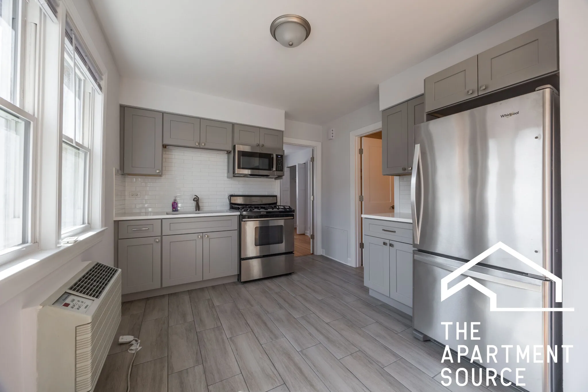 5824 W Lawrence Ave 60630 60630-unit#2SE-Chicago-IL