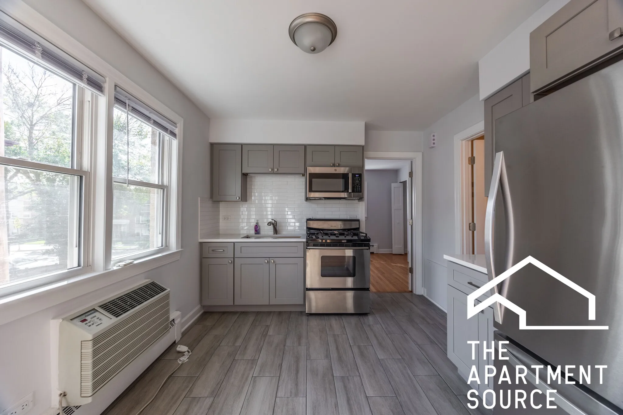 5824 W Lawrence Ave 60630 60630-unit#2SE-Chicago-IL