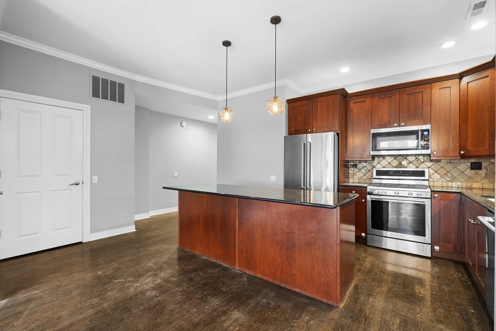 1355 W Washington Blvd   60607 60607-unit#4D-Chicago-IL