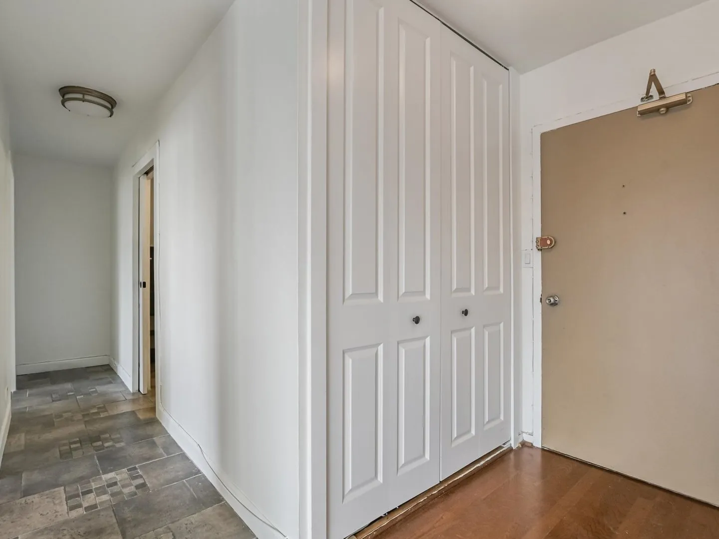 1455 N Sandburg Terrace   60610 60610-unit#1904-Chicago-IL