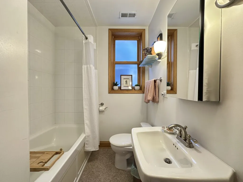 1437 W Olive, ,  60660 60660-unit#3-Chicago-IL