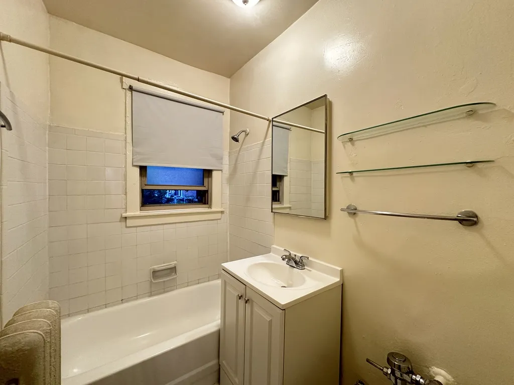 521 W Brompton, ,  60657 60657-unit#119-Chicago-IL