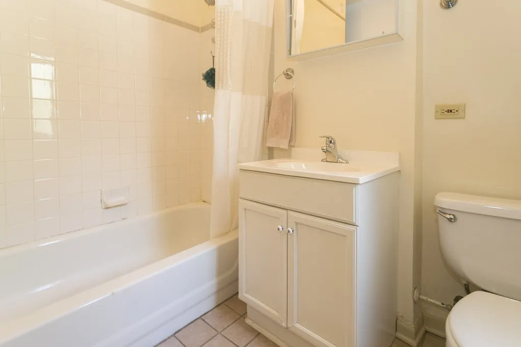 5744 N Winthrop, , 60660 60660-unit#106-Chicago-IL
