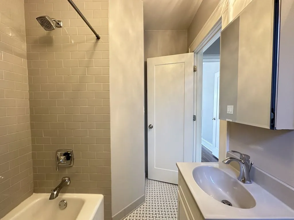817 W Lakeside Place, ,  60640 60640-unit#311-Chicago-IL