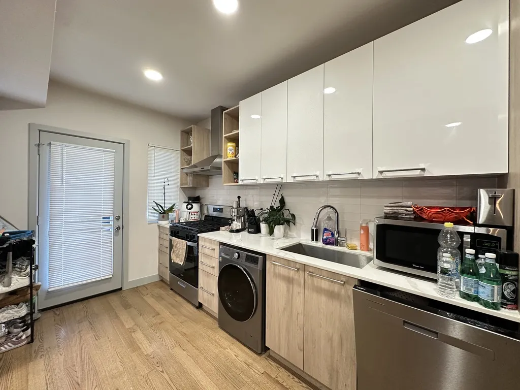 2437 W Walton, , 60622 60622-unit#R3-Chicago-IL