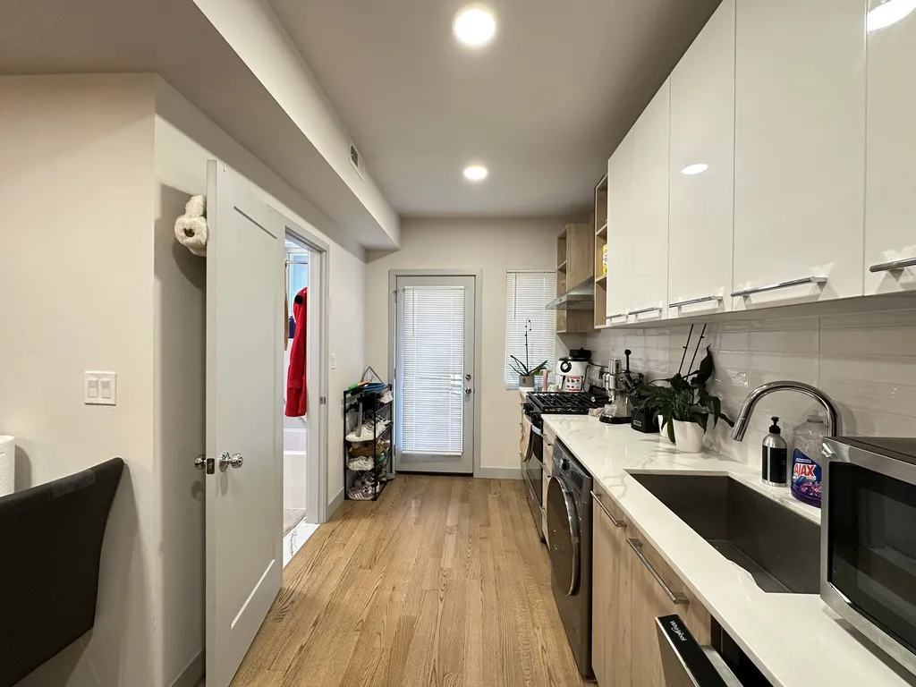 2437 W Walton, ,  60622 60622-unit#R3-Chicago-IL