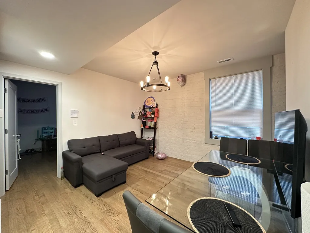 2437 W Walton, ,  60622 60622-unit#R3-Chicago-IL