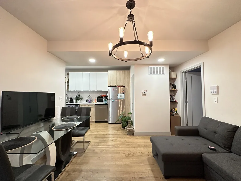 2437 W Walton, ,  60622 60622-unit#R3-Chicago-IL