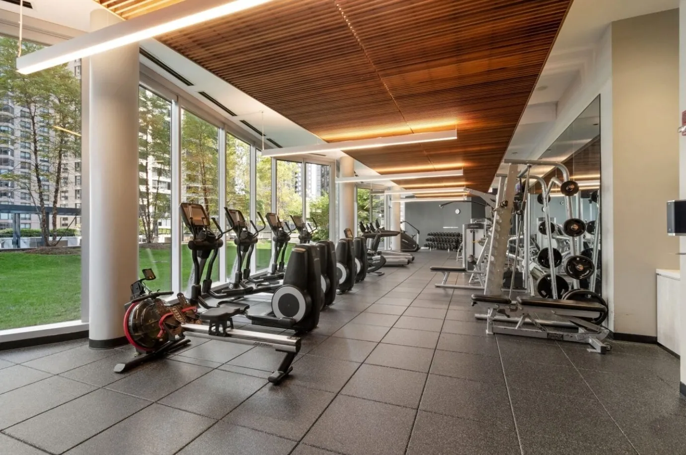 545 N McClurg Ct   60611 60611-Chicago-IL