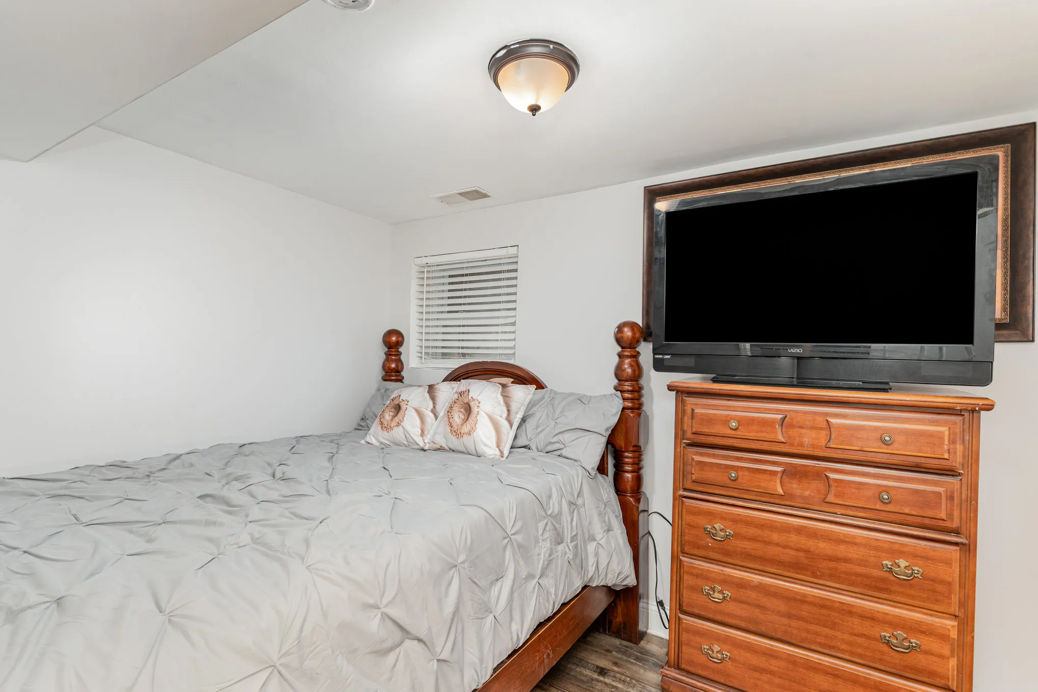 6108 S Evans Ave   60637 60637-unit#G-Chicago-IL