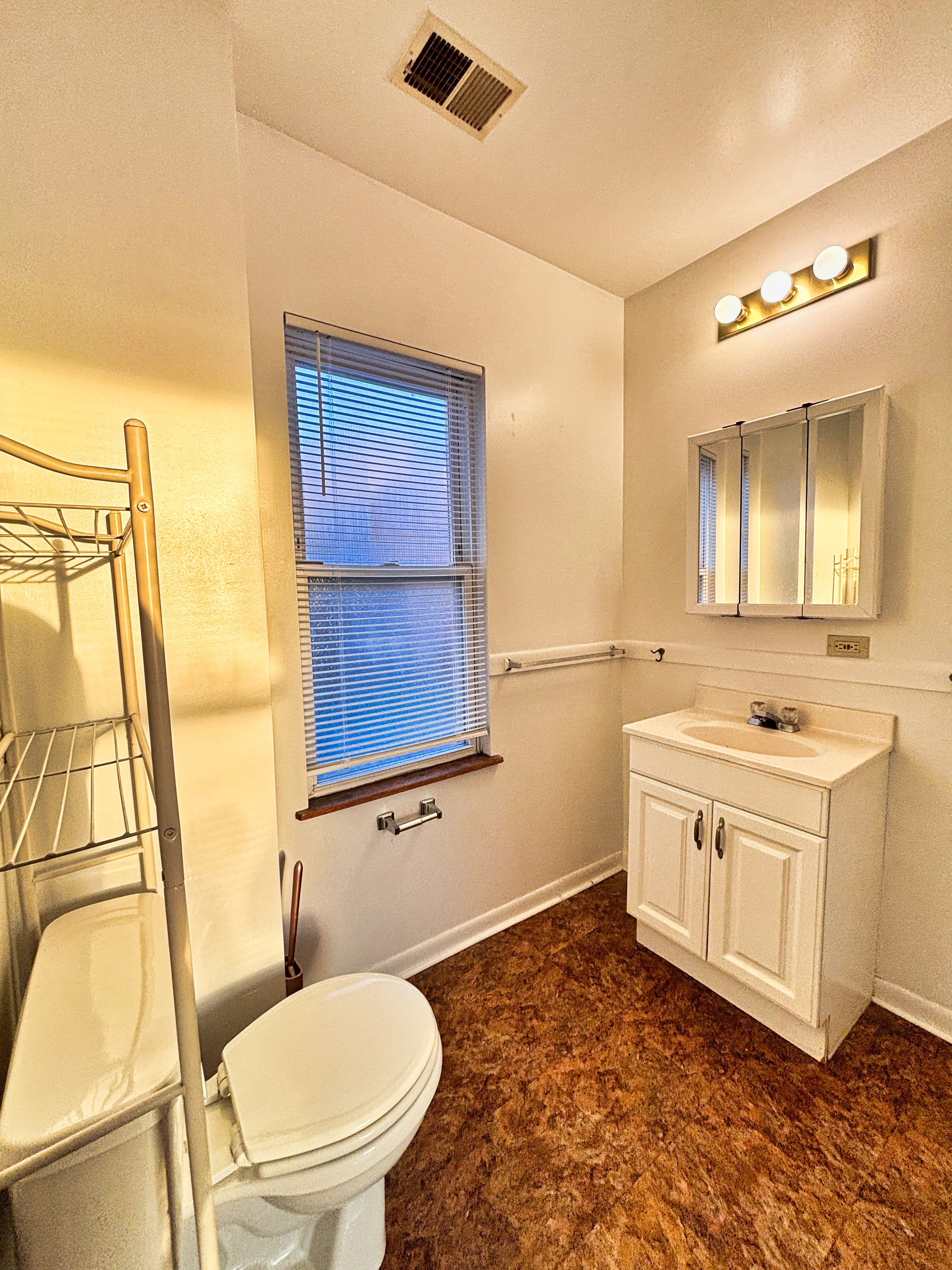 1532 W Thomas St   60642 60642-unit#2R-Chicago-IL