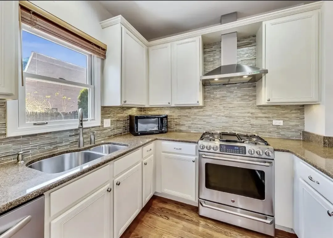 1802 W Diversey Pkwy 60614 60614-Picardy place -unit#L-Chicago-IL