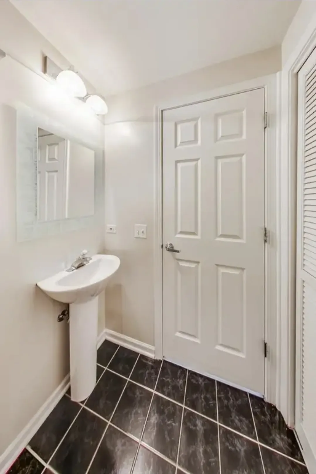 1802 W Diversey Pkwy 60614 60614-Picardy place -unit#L-Chicago-IL