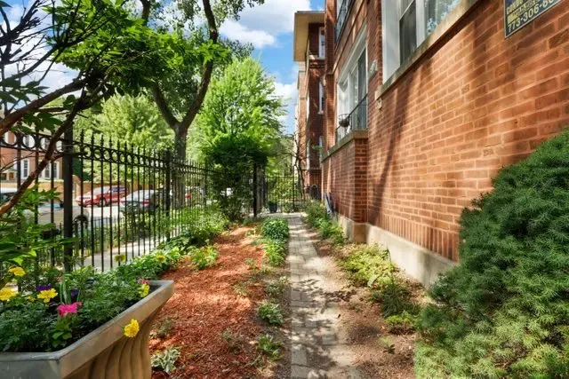 7619 N Bosworth Ave   60626 60626-unit#2-Chicago-IL