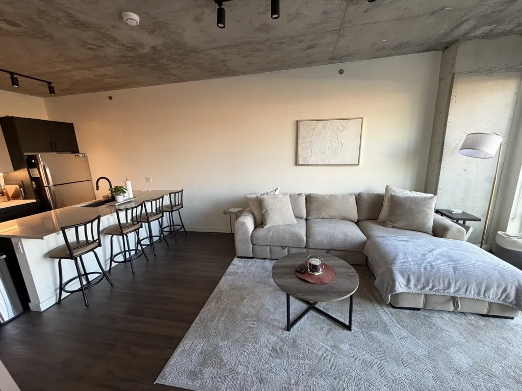 751 N Hudson Ave   60654 60654-Hugo-unit#310-Chicago-IL