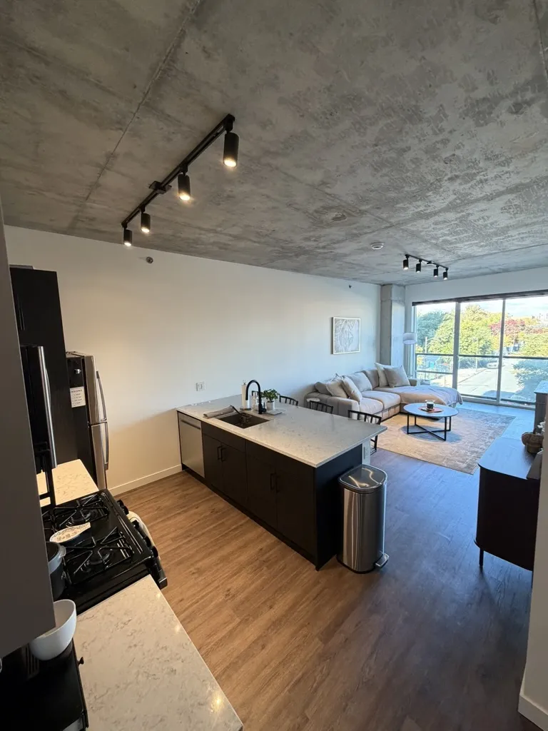 751 N Hudson Ave   60654 60654-Hugo-unit#310-Chicago-IL