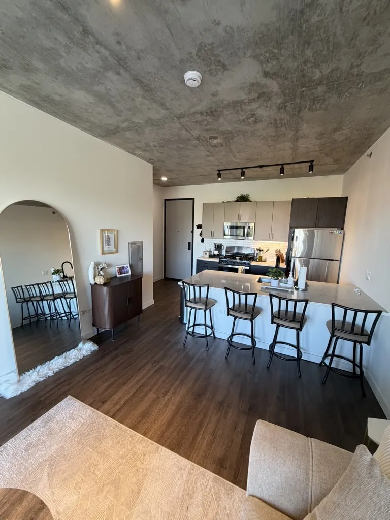 751 N Hudson Ave   60654 60654-Hugo-unit#310-Chicago-IL