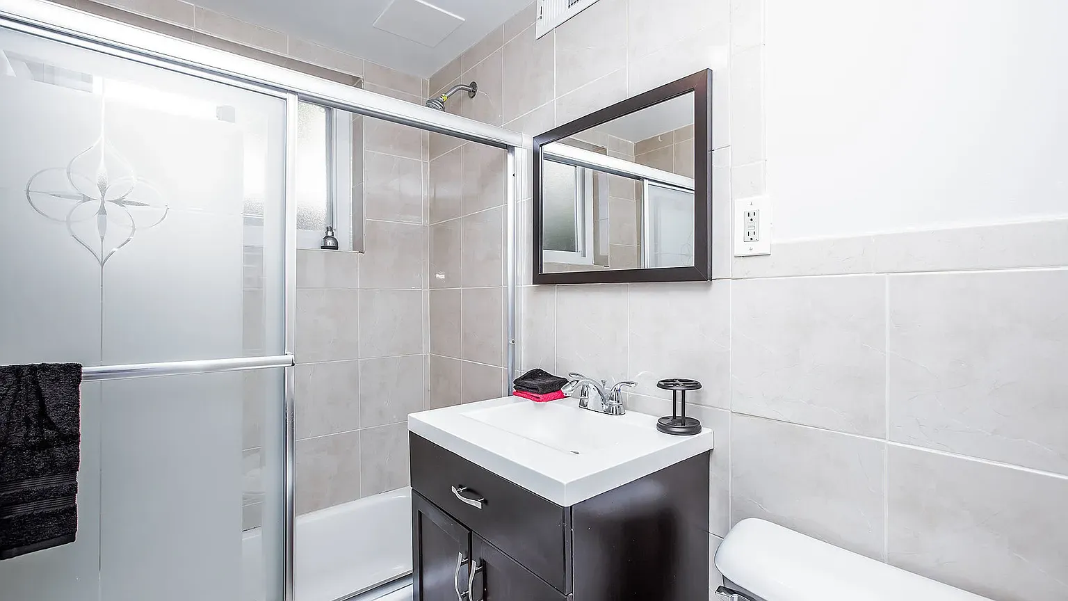 5439 W Schubert Ave 60639 60639-unit#BSMT-Chicago-IL