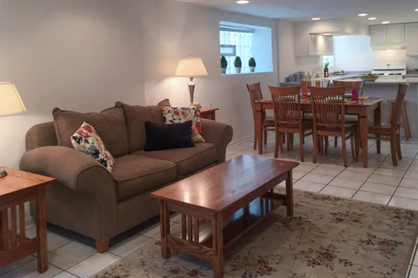 4200 N Damen Ave   60618 60618-4200 Damen-unit#G-Chicago-IL