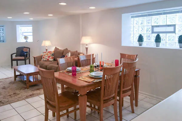 4200 N Damen Ave   60618 60618-4200 Damen-unit#G-Chicago-IL