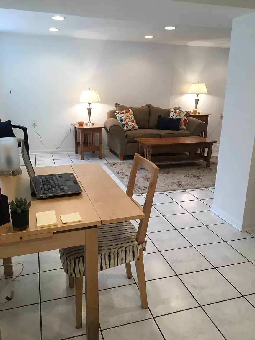 4200 N Damen Ave   60618 60618-4200 Damen-unit#G-Chicago-IL