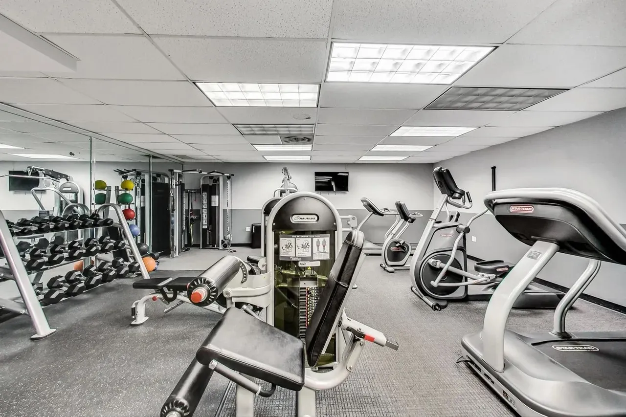 6030 N Sheridan Rd 60660 60660-Sixty Thirty-Chicago-IL