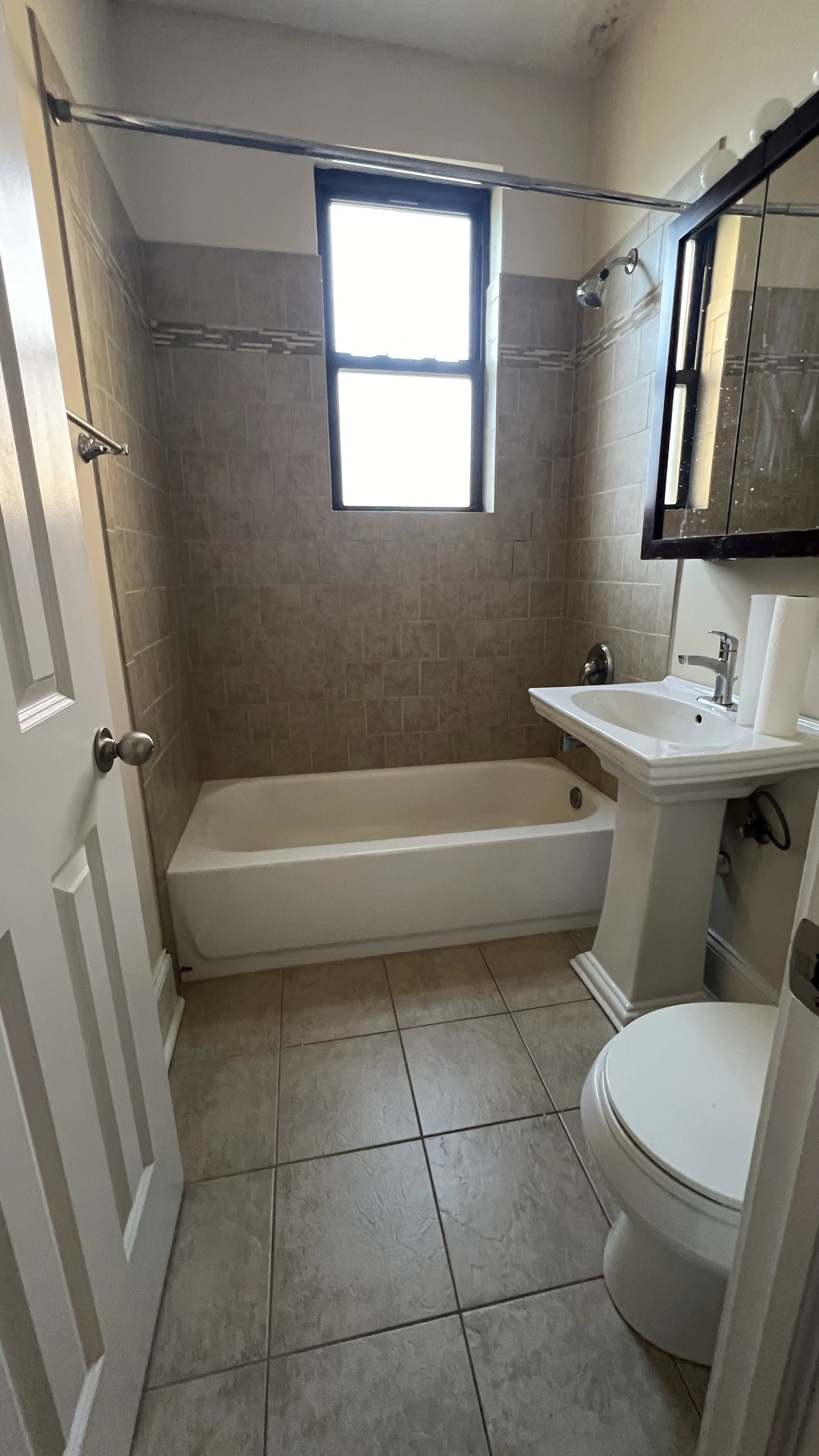 432 W Surf St   60657 60657-unit#103-Chicago-IL