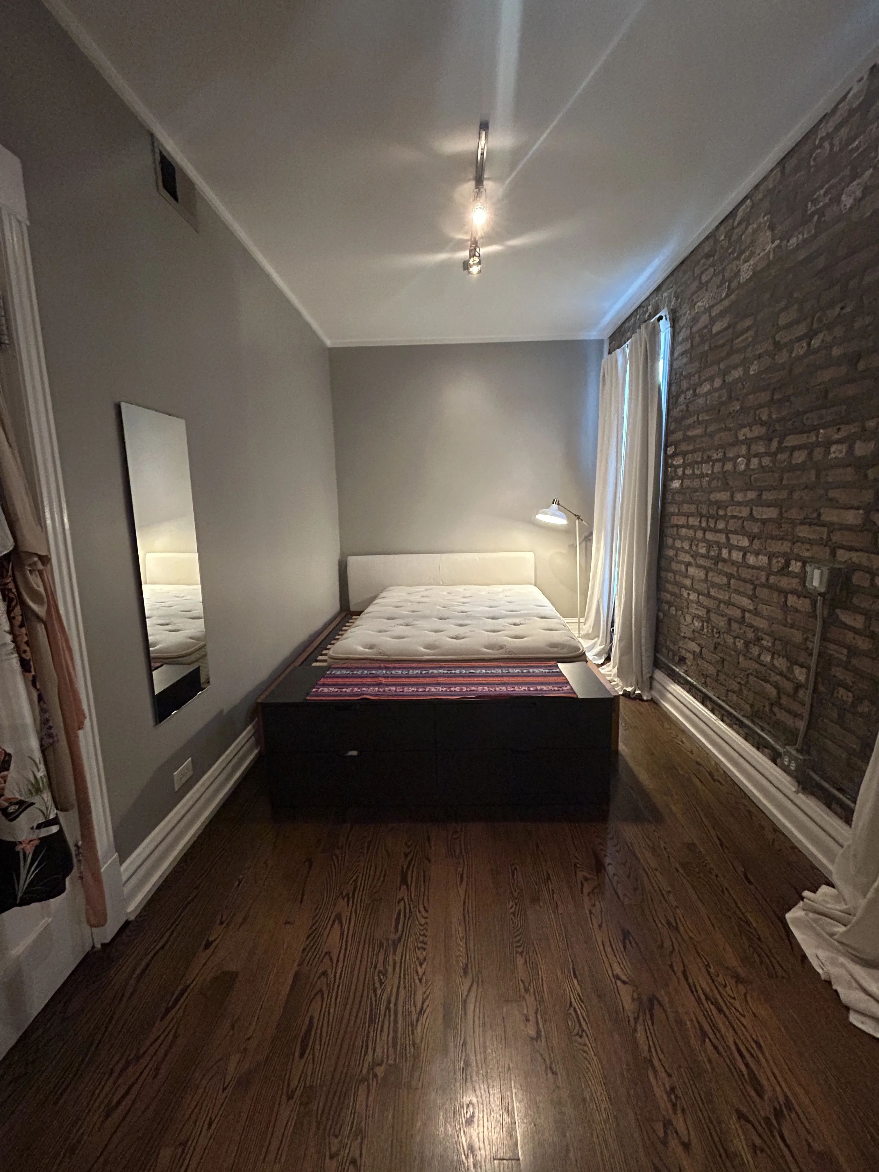 2854 W Dickens Ave   60647 60647-2854 W Dickens #2-unit#2-Chicago-IL