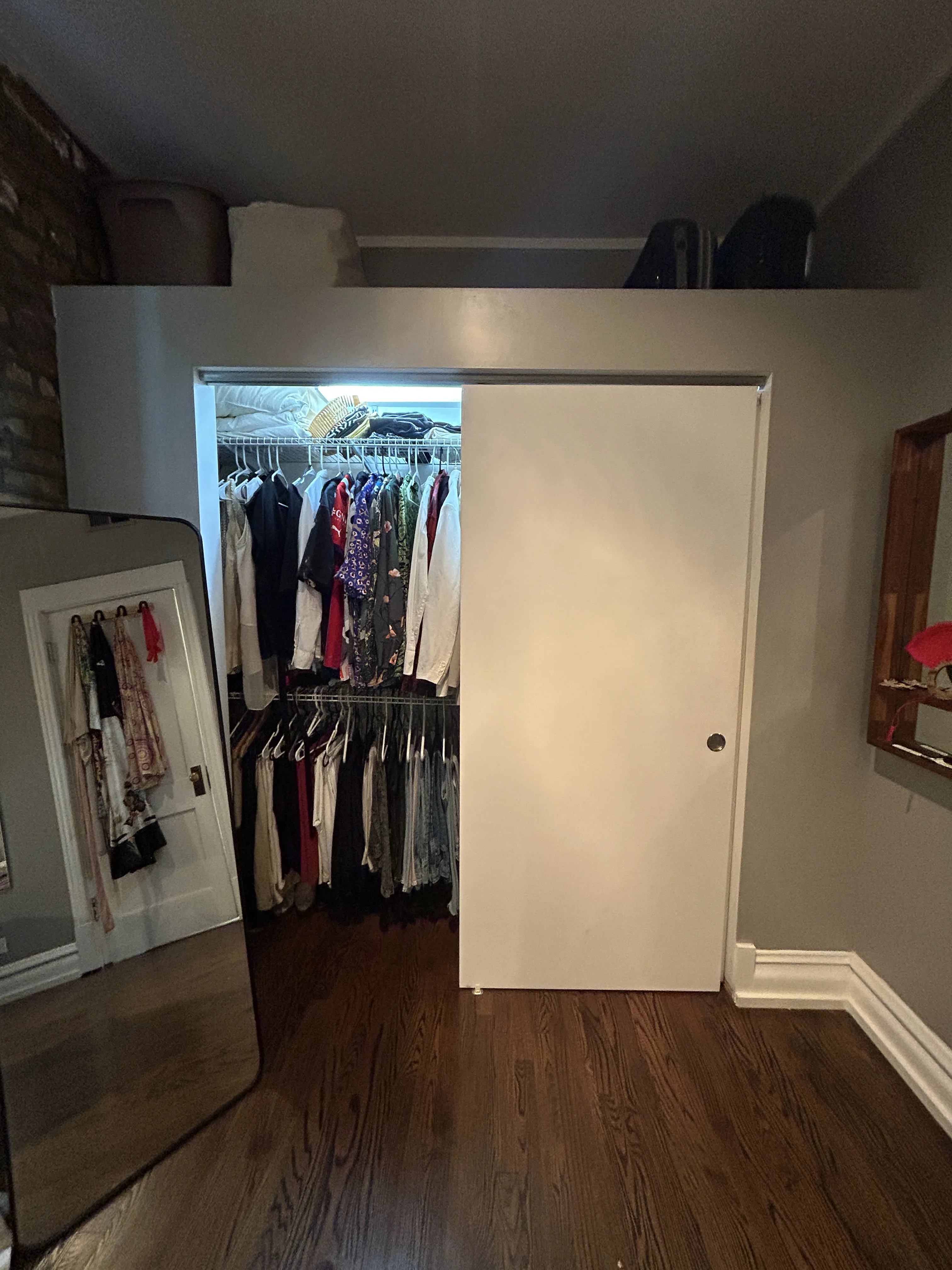 2854 W Dickens Ave   60647 60647-2854 W Dickens #2-unit#2-Chicago-IL