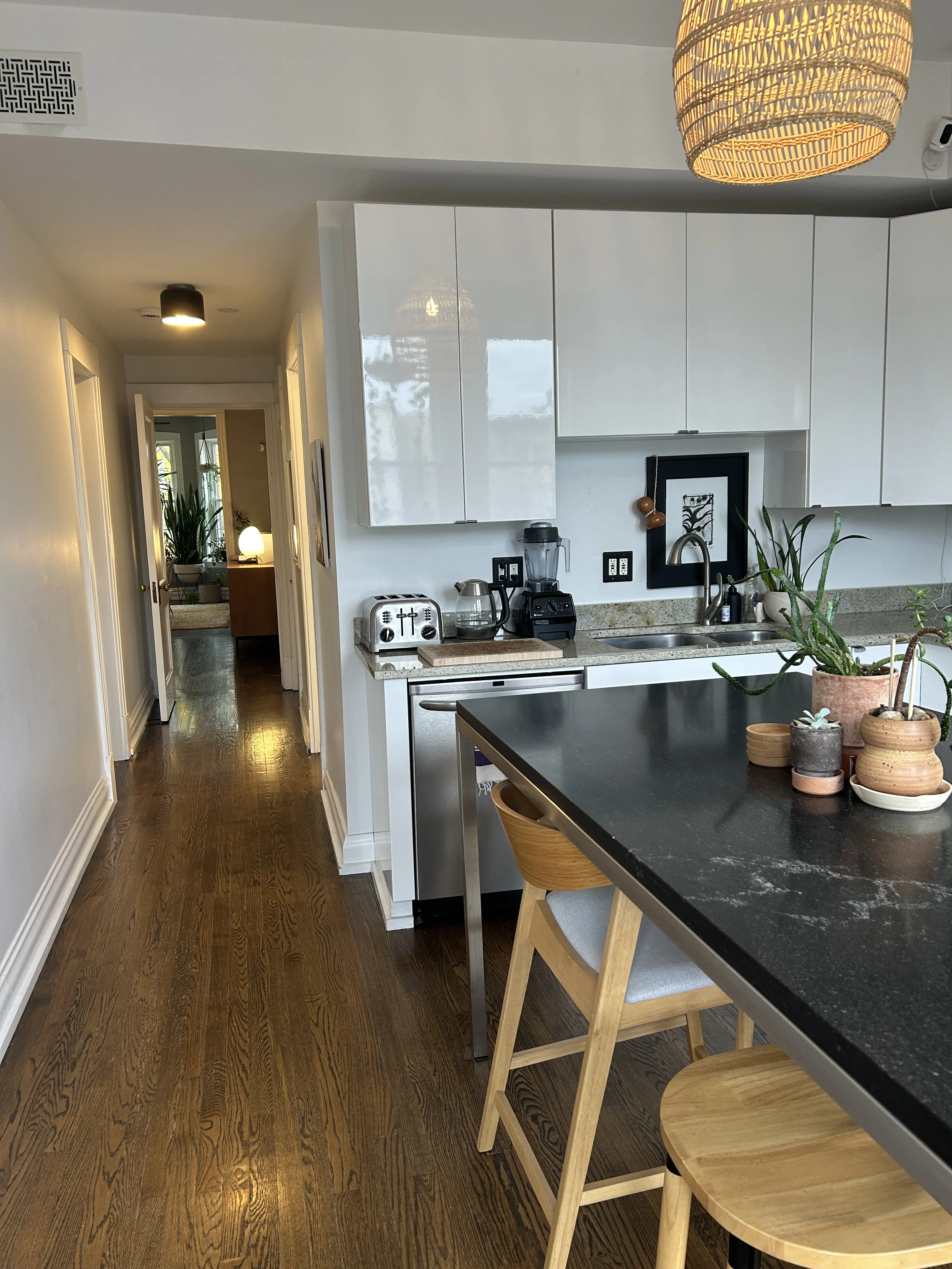 2854 W Dickens Ave   60647 60647-2854 W Dickens #2-unit#2-Chicago-IL