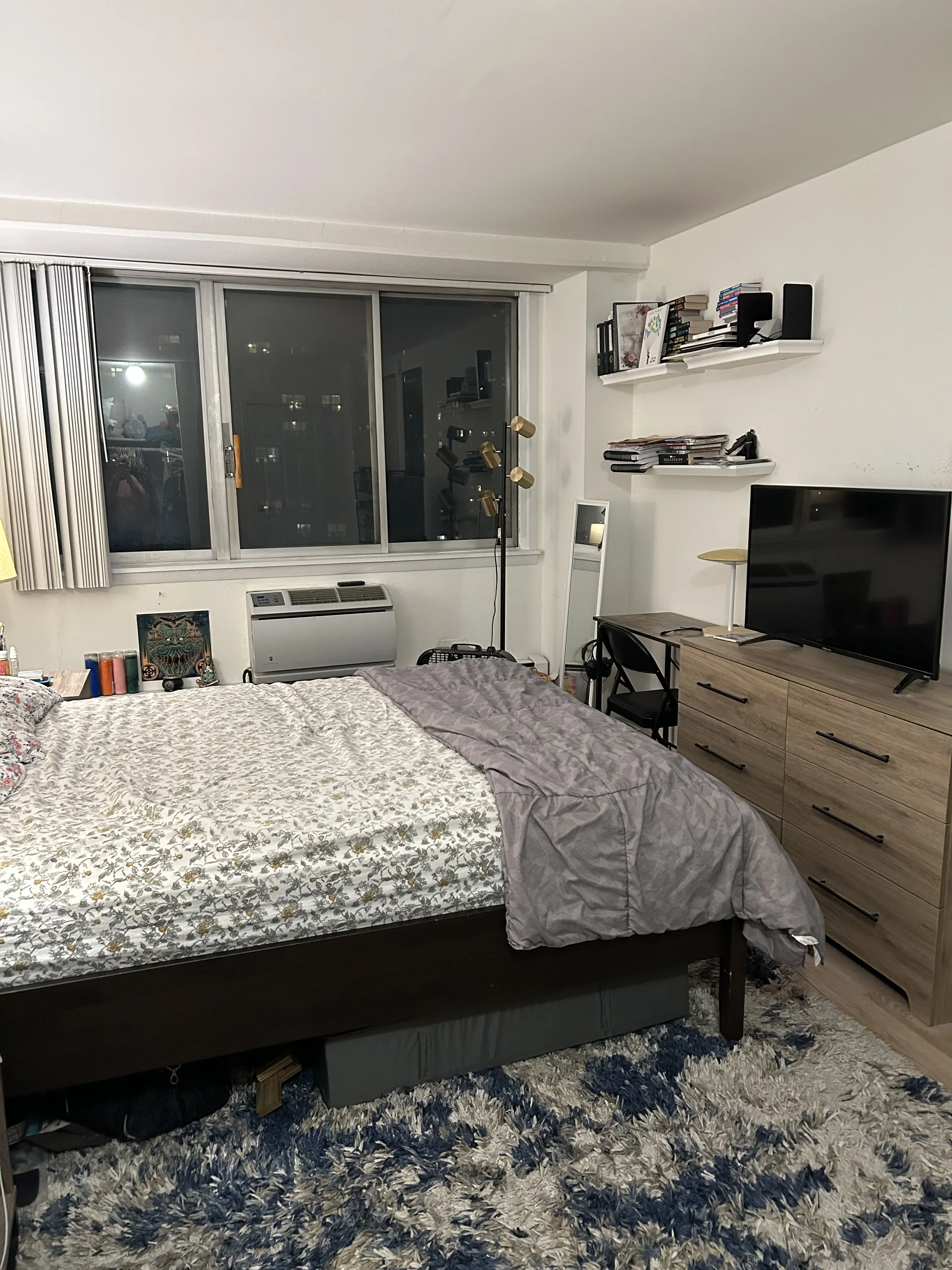 441 W Oakdale Ave 60657-unit#10B-Chicago-IL