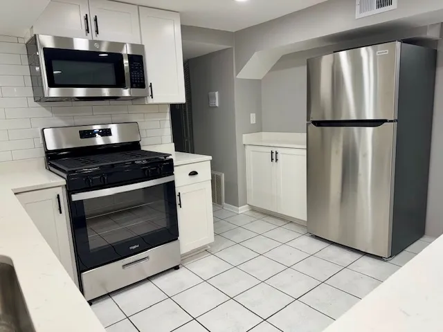 4200 N Damen Ave   60618 60618-4200 Damen-unit#G-Chicago-IL