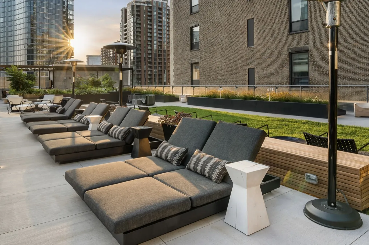 1000 S Michigan Ave   60605 60605-1000M-Chicago-IL