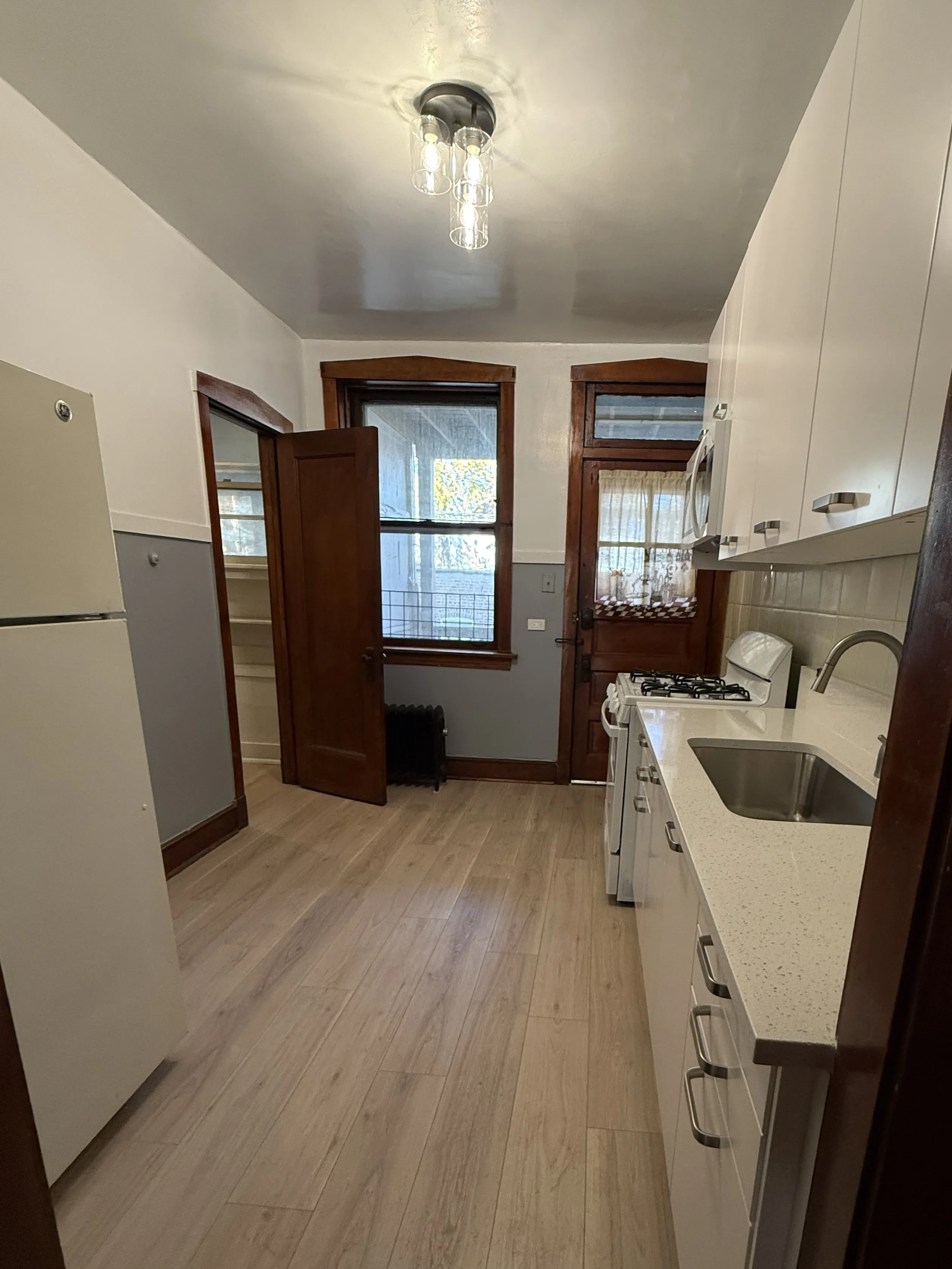 1506 W ROSEMONT AVE 60660-Rosemont Apartments-unit#2-E-Chicago-IL