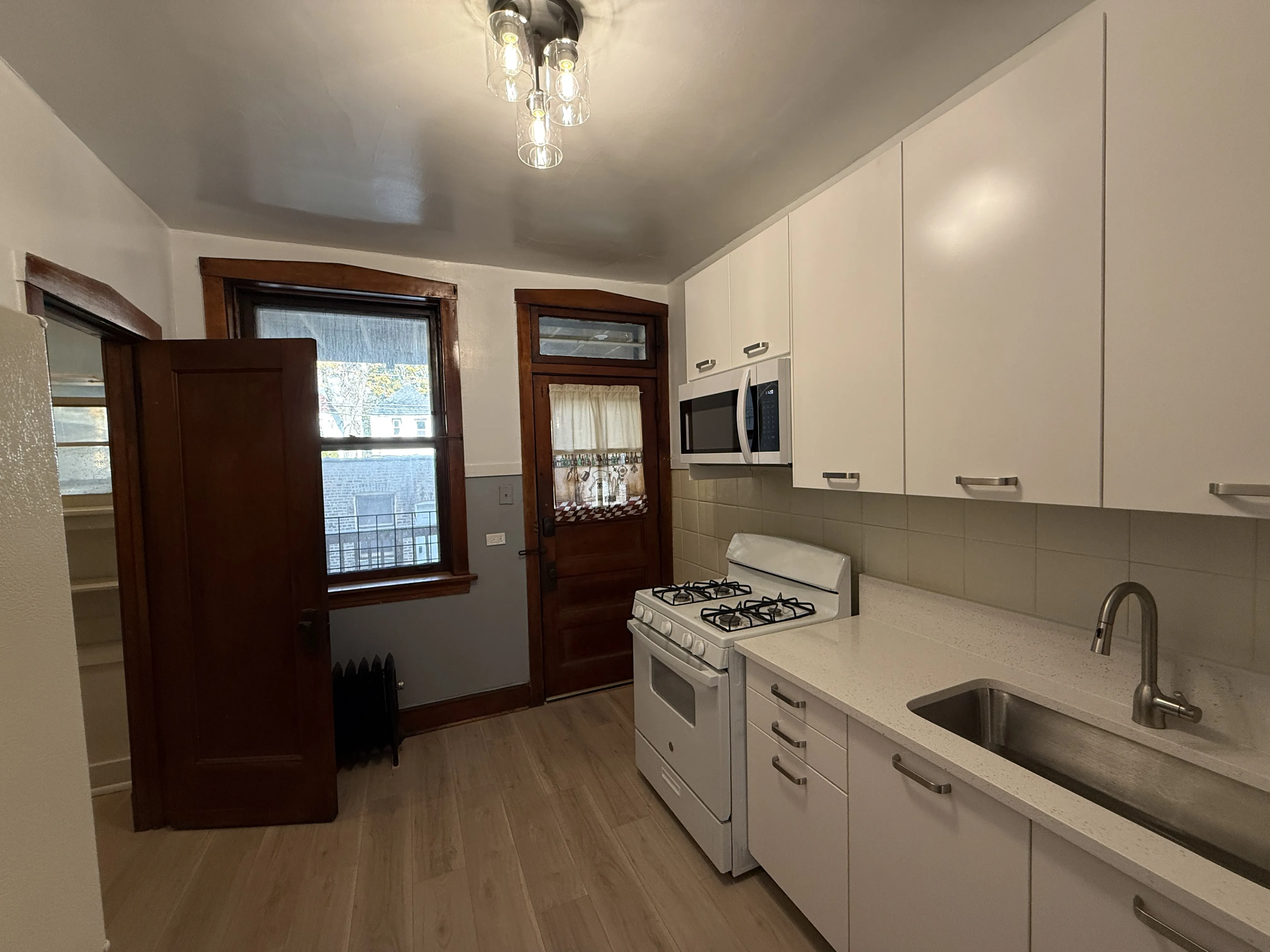 1506 W ROSEMONT AVE 60660-Rosemont Apartments-unit#2-E-Chicago-IL