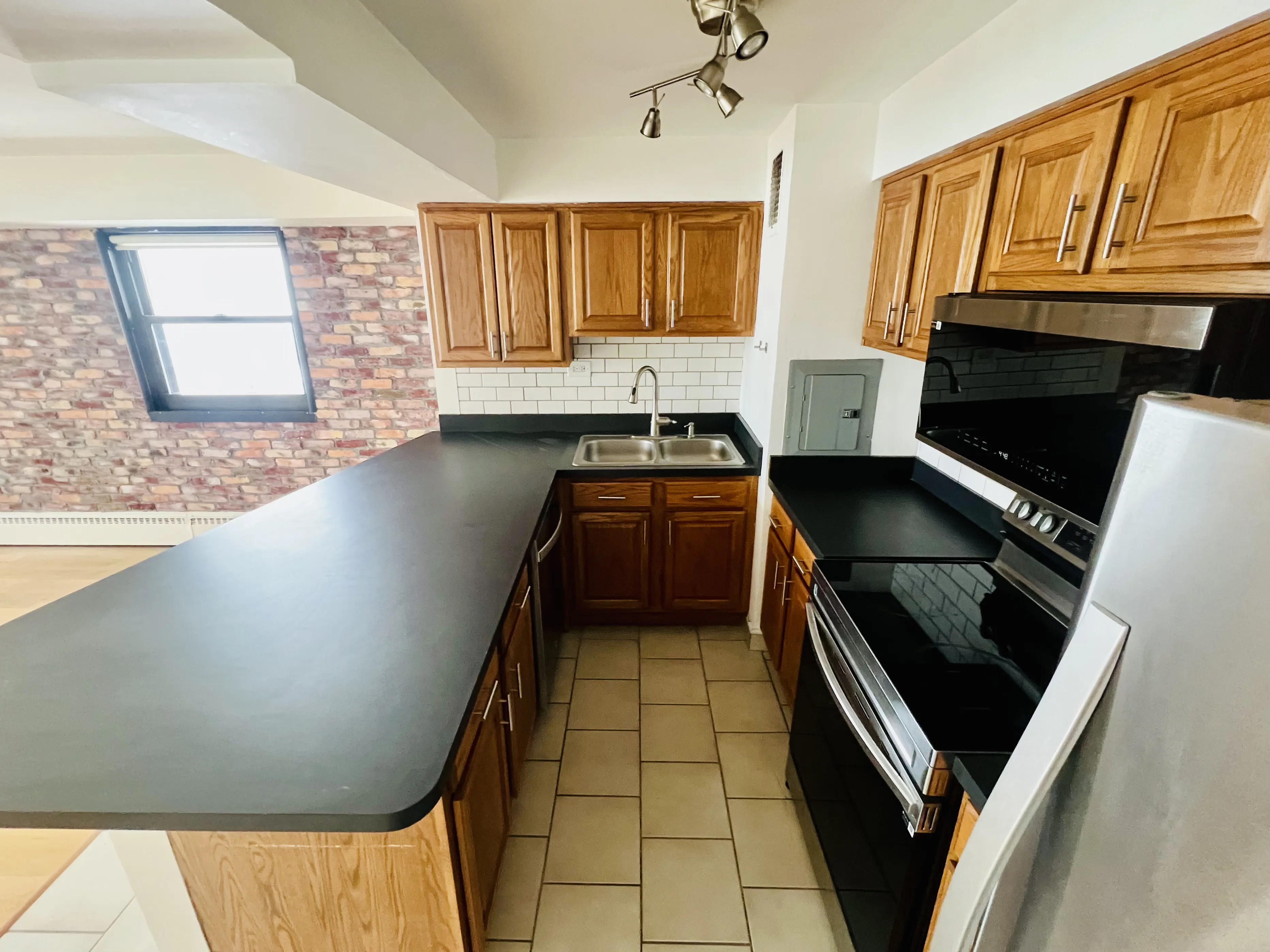 6030 N Sheridan Rd 60660 60660-Sixty Thirty-Chicago-IL