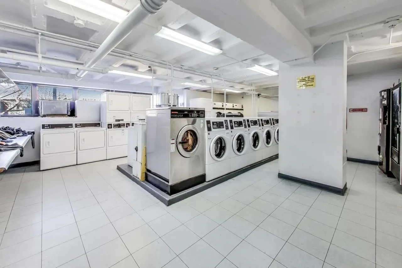 6030 N Sheridan Rd 60660 60660-Sixty Thirty-Chicago-IL