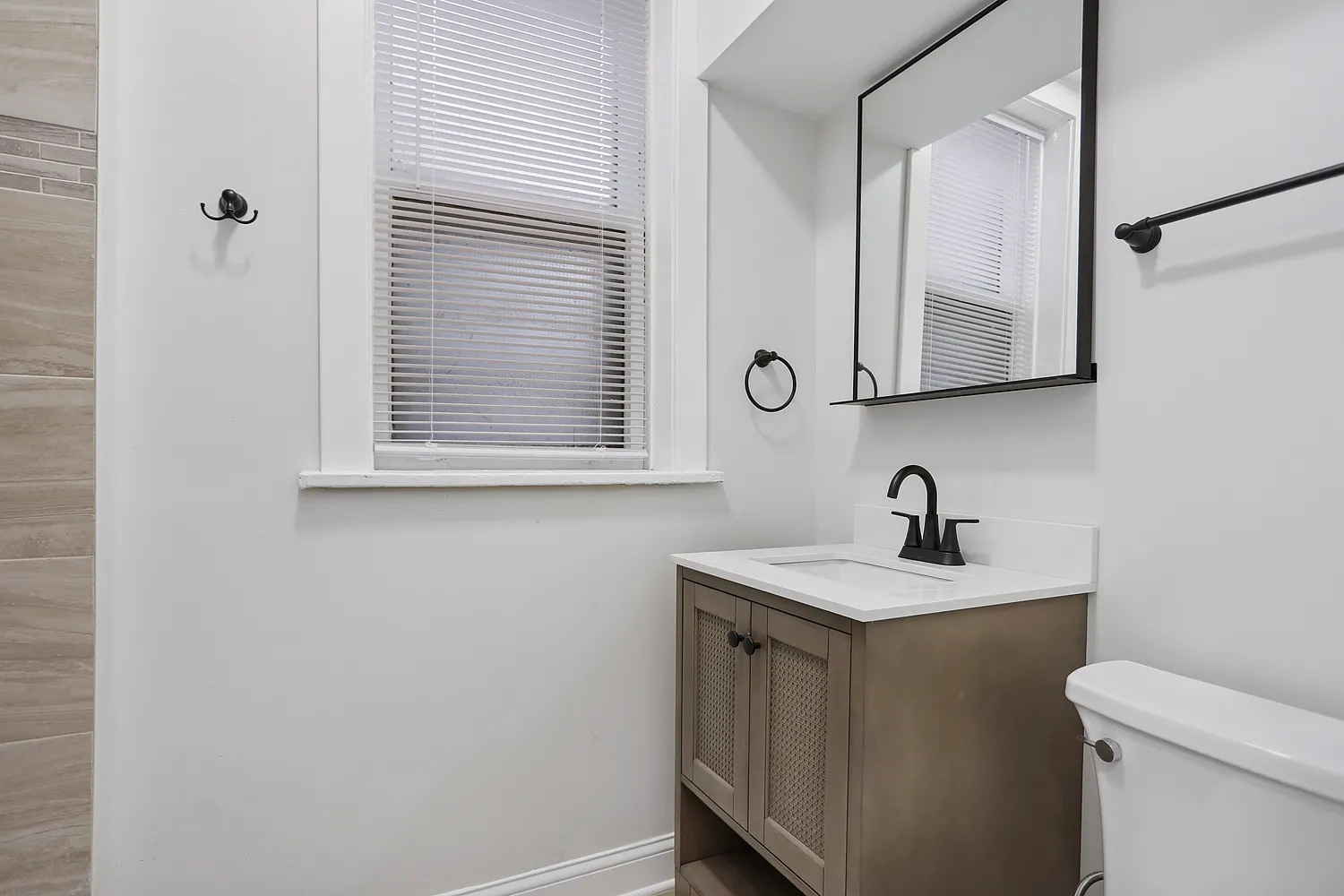 3726 W Montrose Ave 60618 60618-unit#2-Chicago-IL