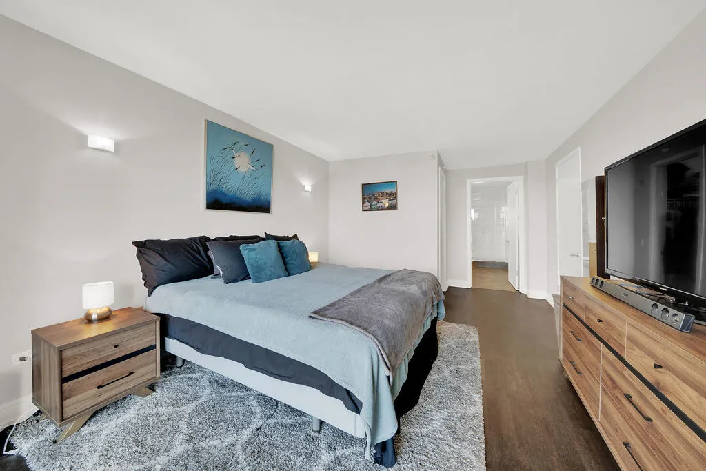 545 N Dearborn St   60654 60654-unit#2011-Chicago-IL