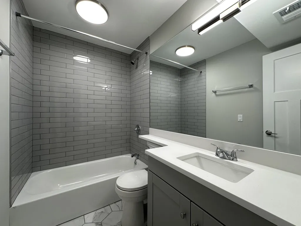 1220 N LaSalle, ,  60610 60610-unit#D3-Chicago-IL