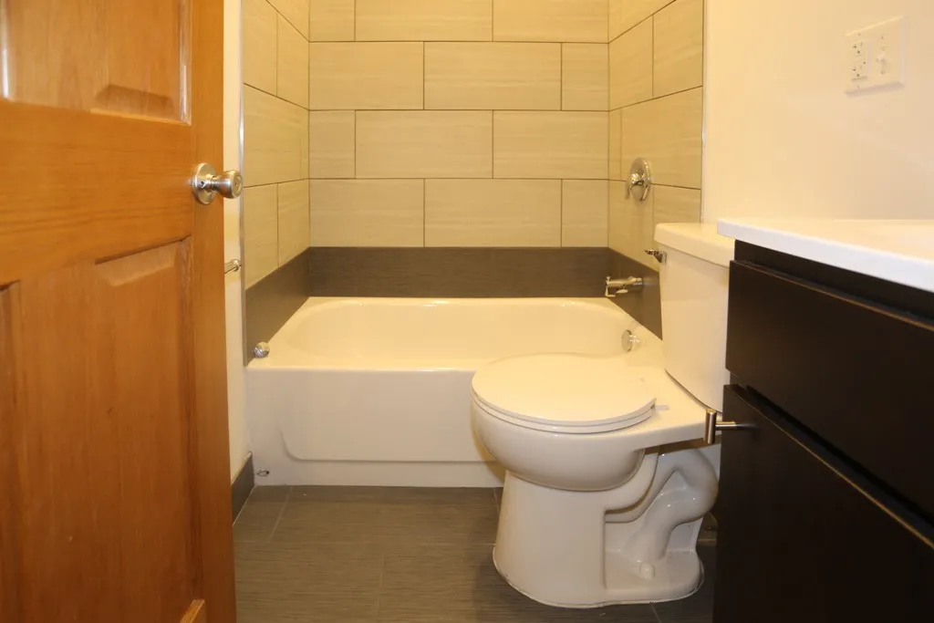 1704 W Sunnyside, ,  60640 60640-unit#2-Chicago-IL