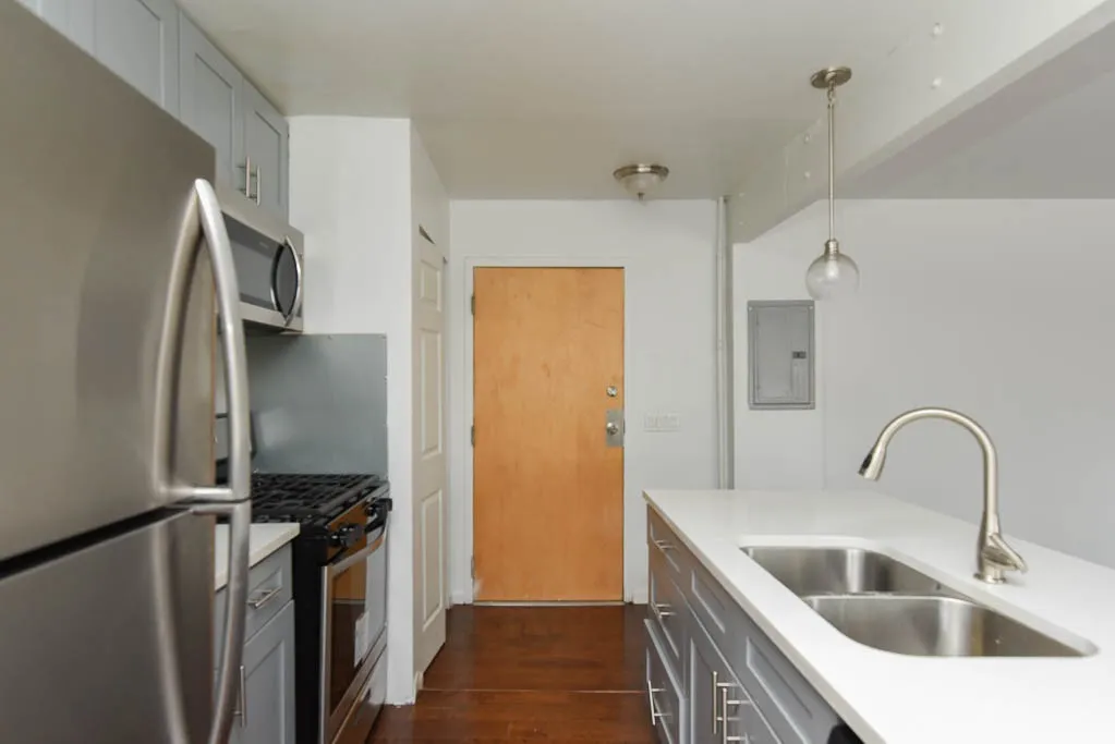 7319 N Rogers, ,  60626 60626-unit#102-Chicago-IL