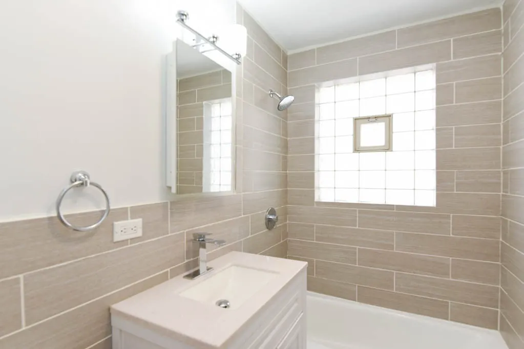 7319 N Rogers, , 60626 60626-unit#102-Chicago-IL