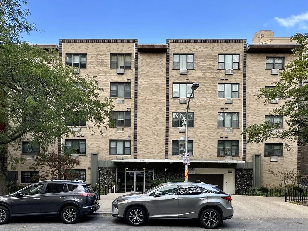 424 W Oakdale, ,  60657 60657-unit#301-Chicago-IL