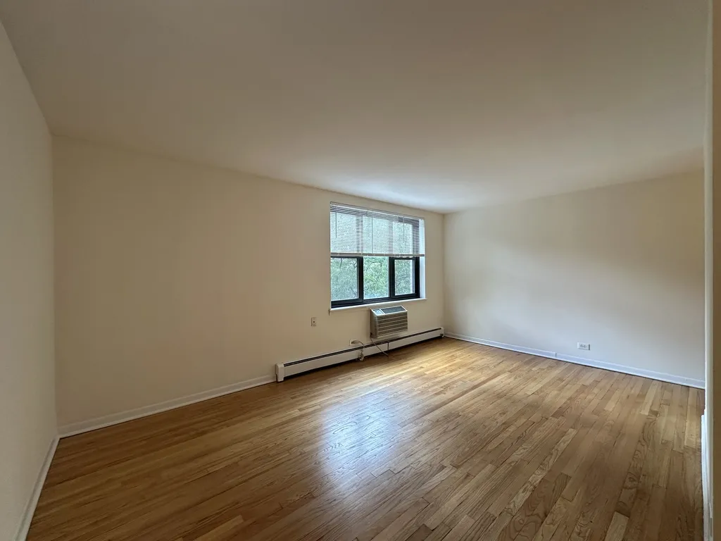424 W Oakdale, ,  60657 60657-unit#301-Chicago-IL