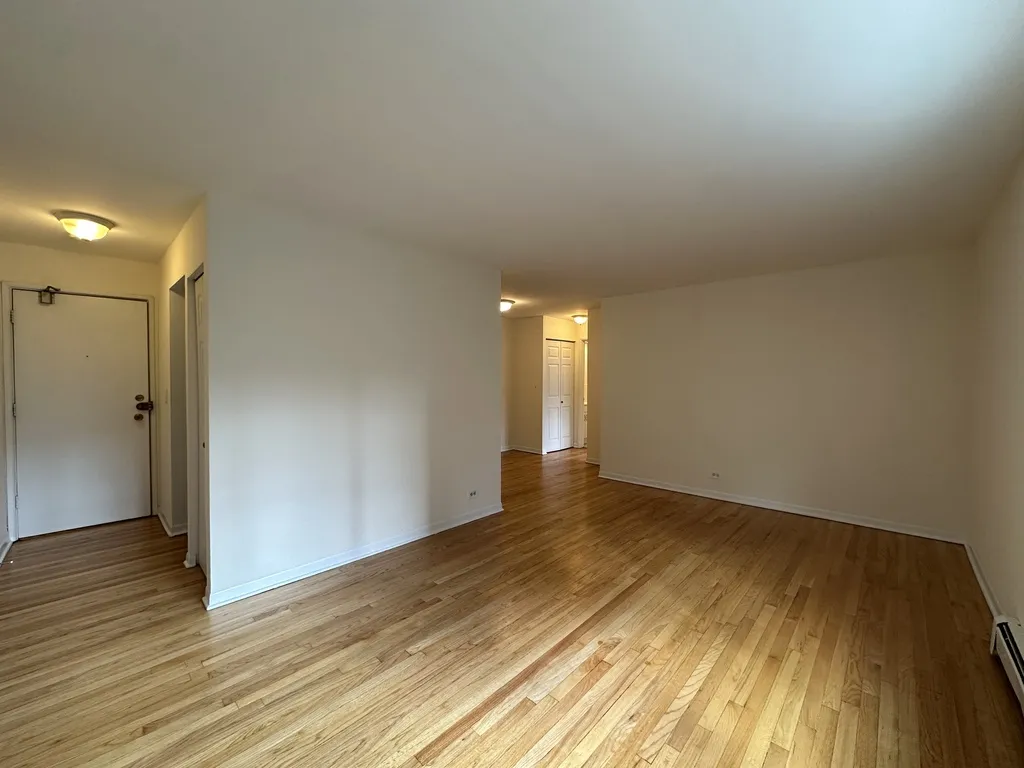 424 W Oakdale, ,  60657 60657-unit#301-Chicago-IL