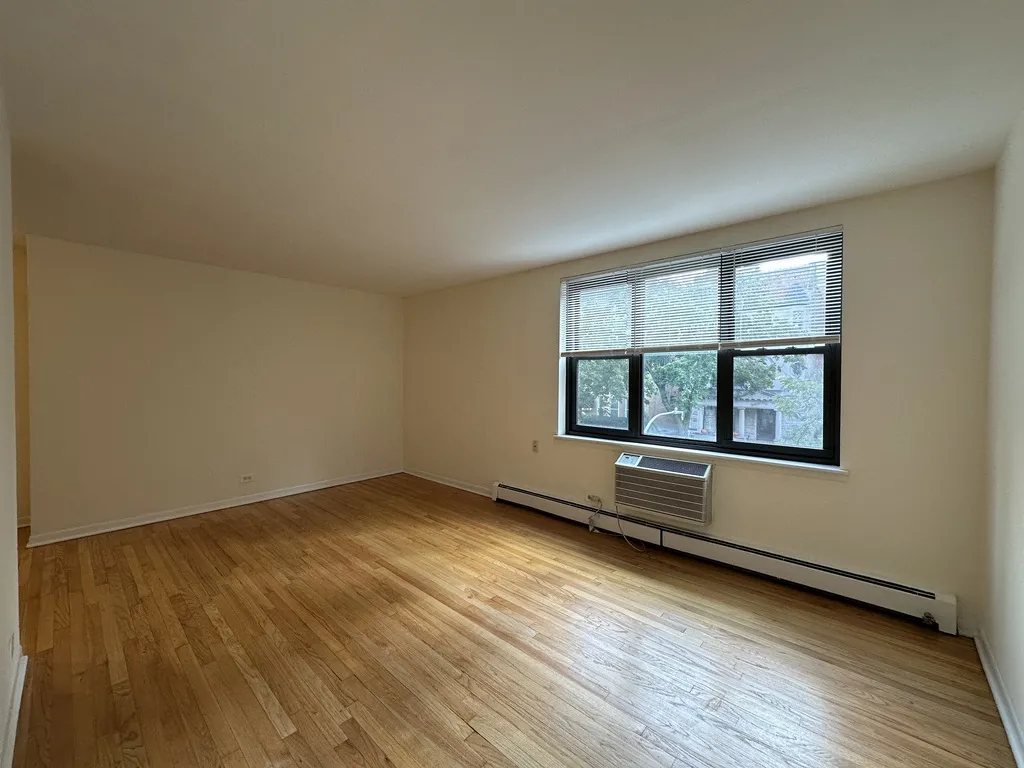 424 W Oakdale, ,  60657 60657-unit#301-Chicago-IL