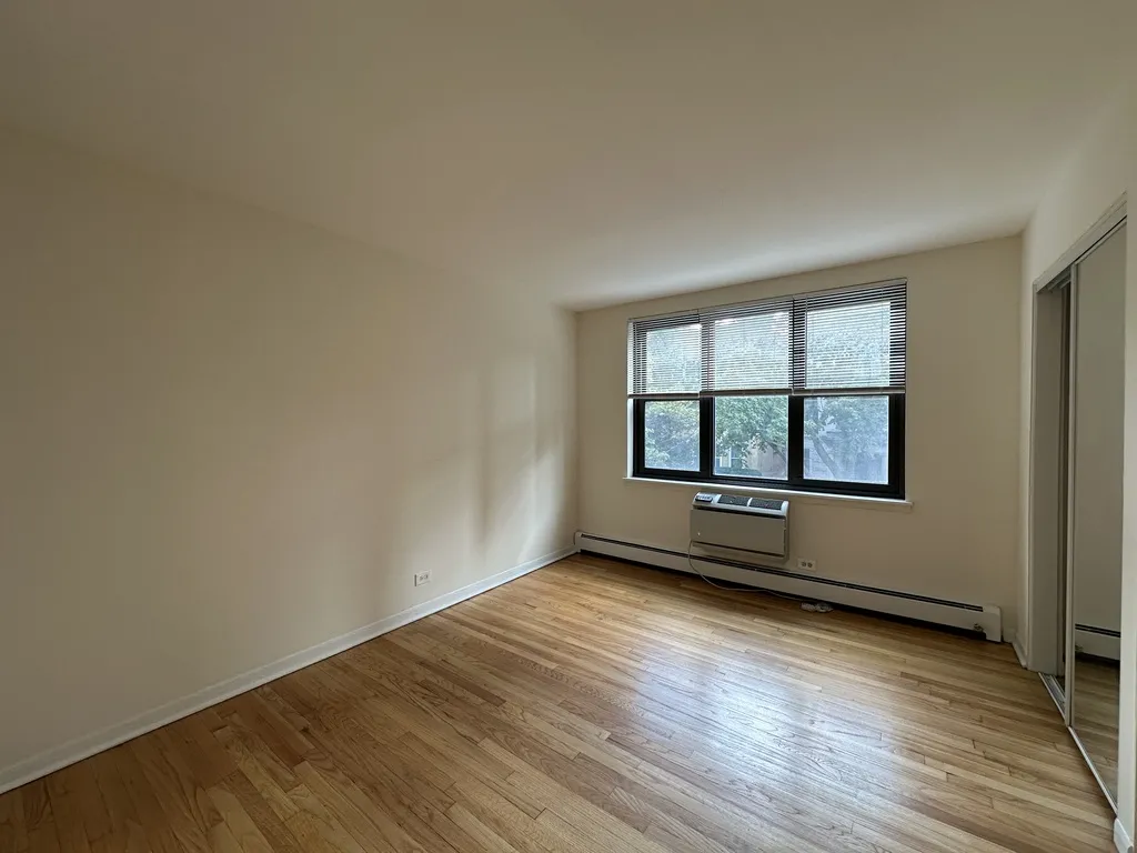 424 W Oakdale, ,  60657 60657-unit#301-Chicago-IL