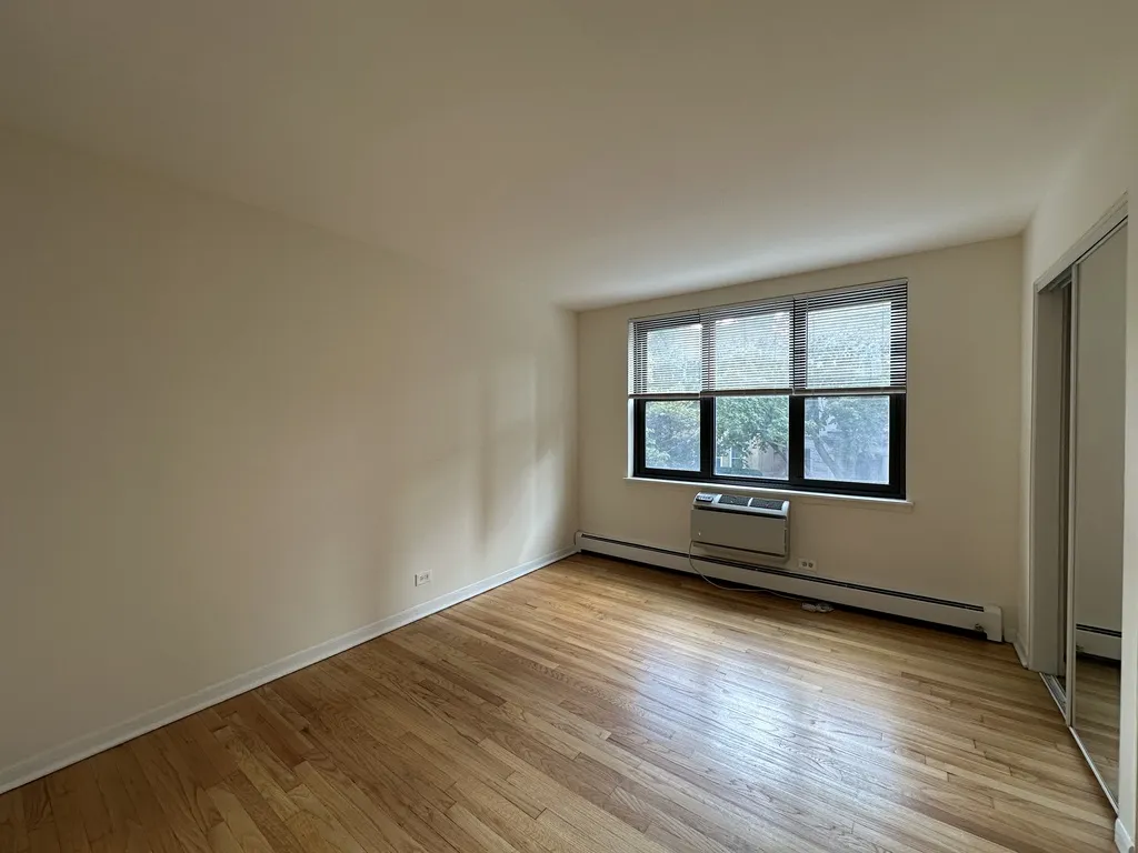 424 W Oakdale, ,  60657 60657-unit#301-Chicago-IL