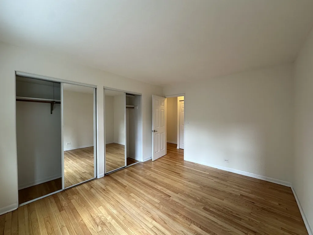 424 W Oakdale, ,  60657 60657-unit#301-Chicago-IL